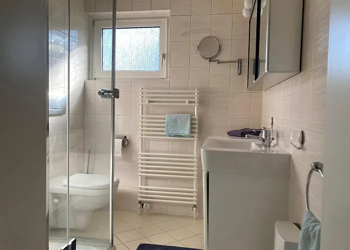 Helles In Lejlighed Rösrath